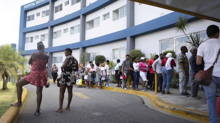 República Dominicana aplicará a partir de mañana un protocolo para migrantes en hospitales