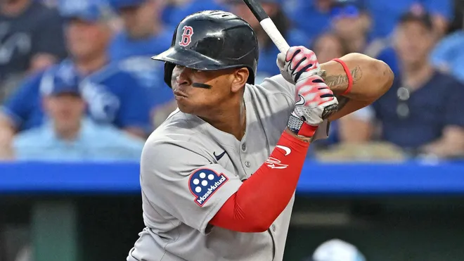 Medias Rojas envían a Rafael Devers a los Gigantes en sorprendente mega cambio