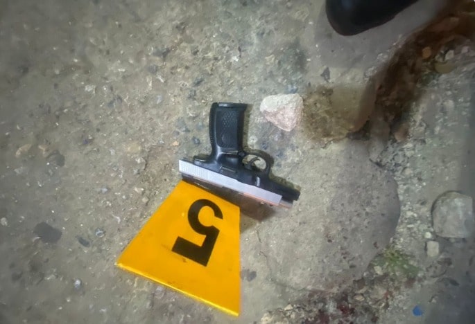 Tres muertos en tiroteo durante riña en negocio de comida rápida en El Factor de Nagua