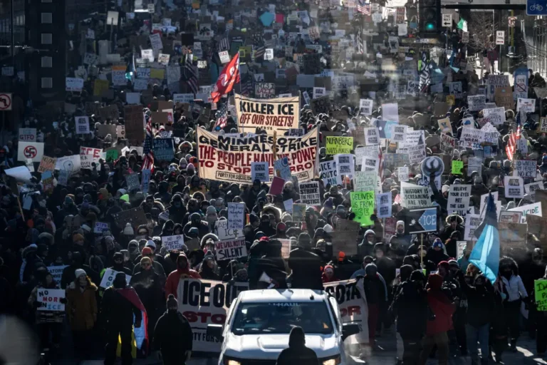 Republicano de la Cámara sugiere que Trump considere retirar a ICE de Minneapolis tras el tiroteo de Alex Pretti