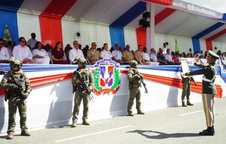 Presidente Abinader encabeza desfile del 213 aniversario natalicio Juan Pablo Duarte