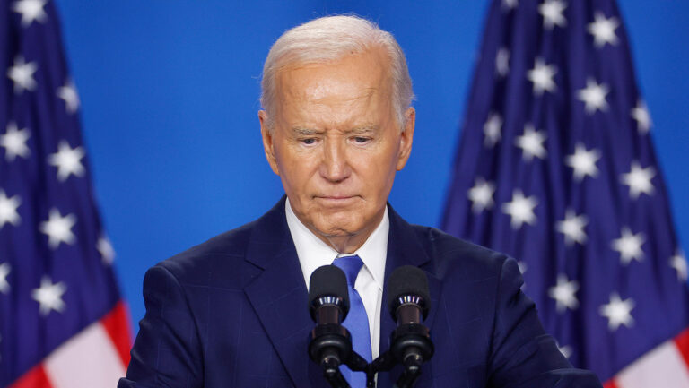 «Levantémonos y alcemos la voz»: Biden rompe el silencio sobre protestas contra ICE en Mineápolis