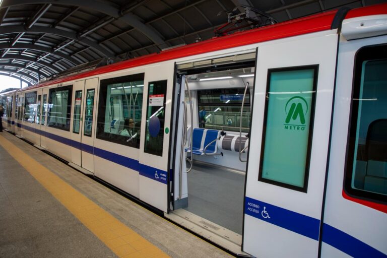 Presidente Abinader pone en marcha Línea 2C del Metro de Santo Domingo