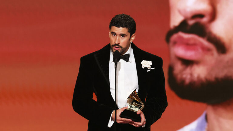«No somos animales»: Bad Bunny alza la voz contra el ICE en la ceremonia de los Grammy