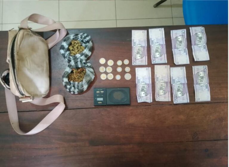 Policía Nacional apresa hombre con presunta marihuana y una balanza en Moca