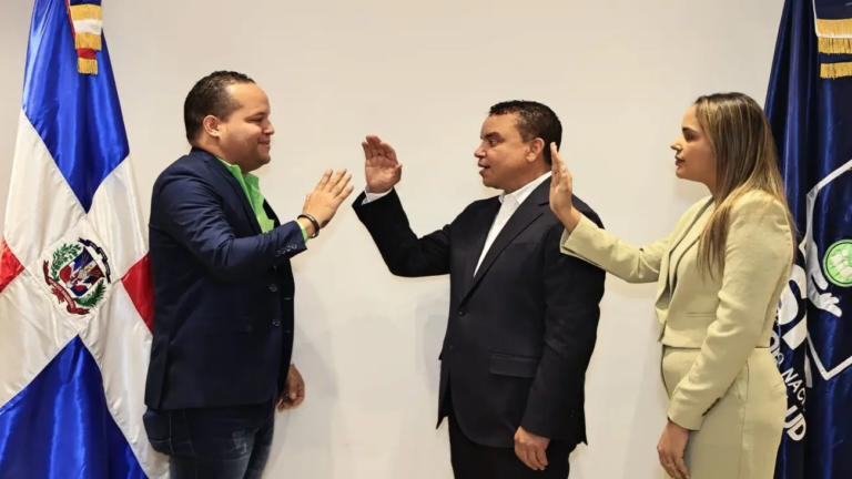 Titular del SNS juramenta nuevos directores en hospitales de Cibao Sur