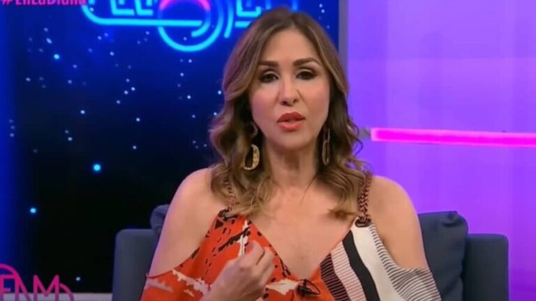 La presentadora Mariasela Álvarez anunció que su programa ‘Esta Noche Mariasela’ dejará de transmitirse a partir del 26 de febrero. Esta segunda etapa del programa tuvo una duración cercana a los 14 años. La decisión fue tomada por razones muy personales. Actualmente, el programa se emite de lunes a viernes de 8:00 a 10:00 de la noche por Color Visión, canal 9.