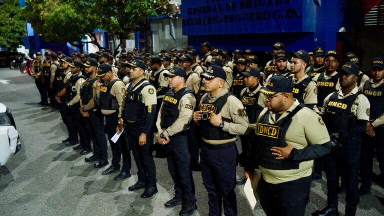 Detienen 25 personas en allanamientos contra microtráfico en Pedro Brand