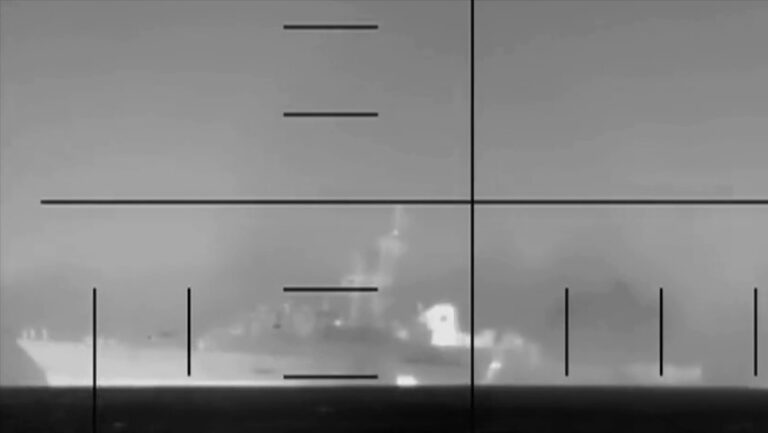 «EE.UU. se arrepentirá amargamente»: Irán reacciona al hundimiento de su fragata en aguas internacionales