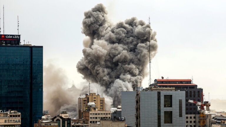Oriente Medio en llamas: qué se sabe sobre el conflicto entre EE.UU., Israel e Irán, hasta ahora