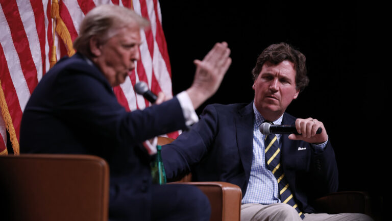 «No es MAGA»: Trump ‘expulsa’ a Tucker Carlson de su movimiento