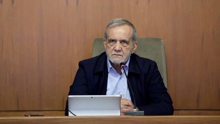 «Llevarán estos sueños a la tumba»: Irán responde a la exigencia de Trump de «rendición incondicional»