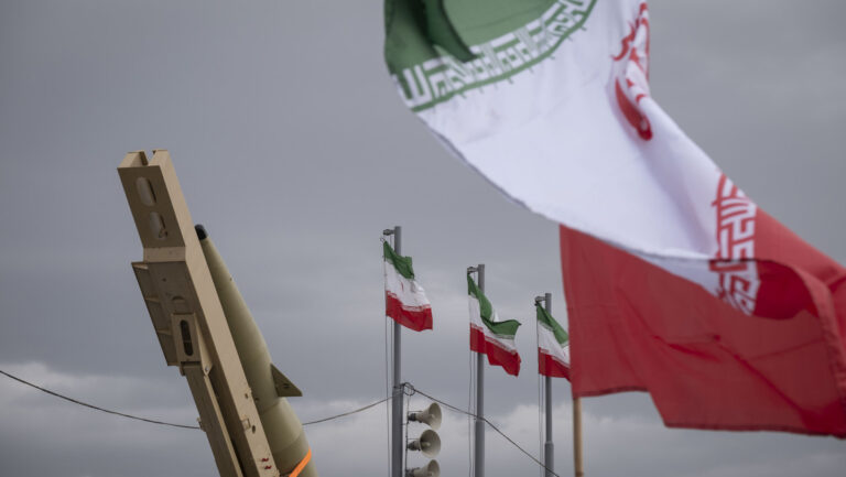 Irán: Lanzaremos un 100 % más de misiles pesados contra EE.UU. e Israel