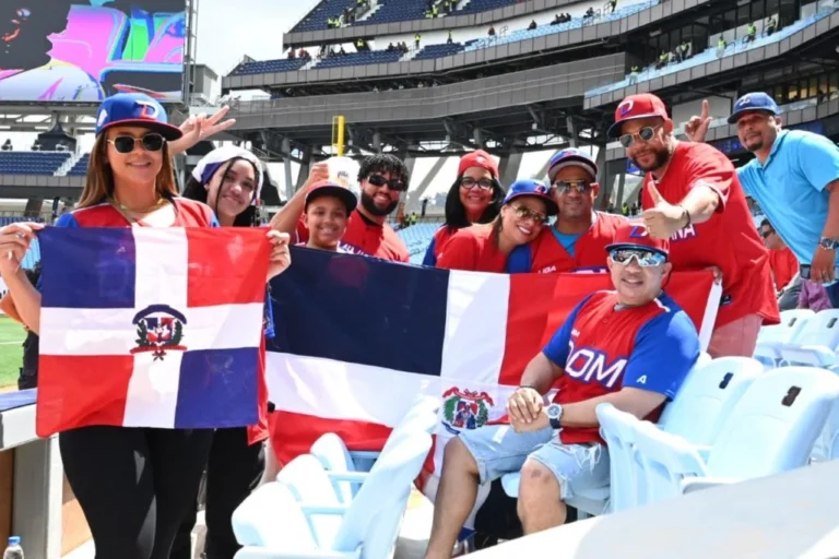 Republica Dominicana fue eliminada del clasico mundial del beisbol al perder la noche  este domingo su juego contra el equipo de Estados Unidos.
