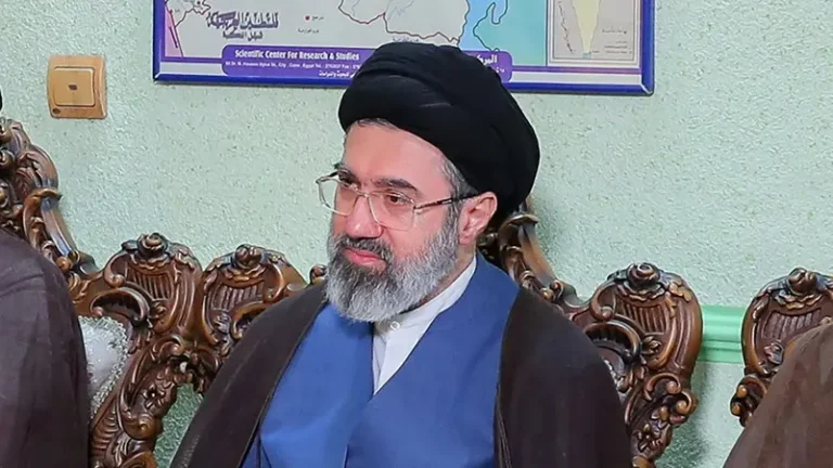 ¿Quién es Mojtaba Jamenei, el nuevo líder supremo de Irán?