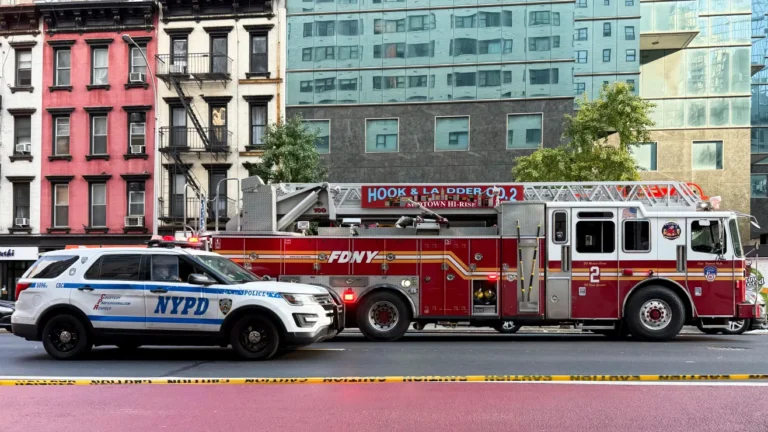 Suben a 4 los muertos incluyendo niño en incendio cerca de gasolinera en Queens, Nueva York