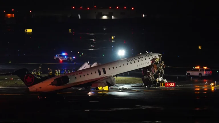 Dos pilotos de Air Canada mueren en accidente en LaGuardia de Nueva York