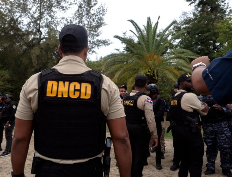 CAPTURAN EN LA VEGA HOMBRE BUSCADO CON DOS ÓRDENES DE ARRESTO POR TRÁFICO DE DROGAS