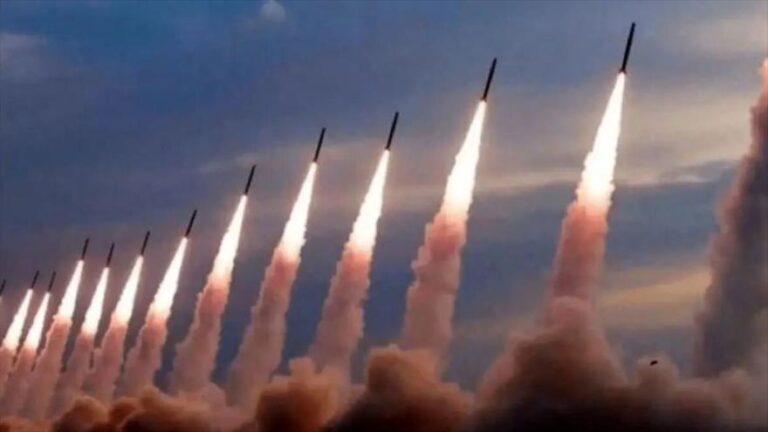 la 98ª: Irán expulsa un navío de EEUU con más de 5000 efectivos