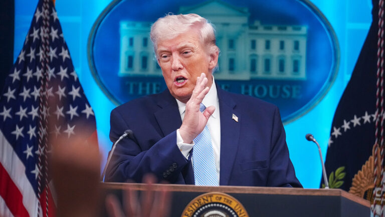 Trump afirma que EE.UU. trabajará «estrechamente» con Irán