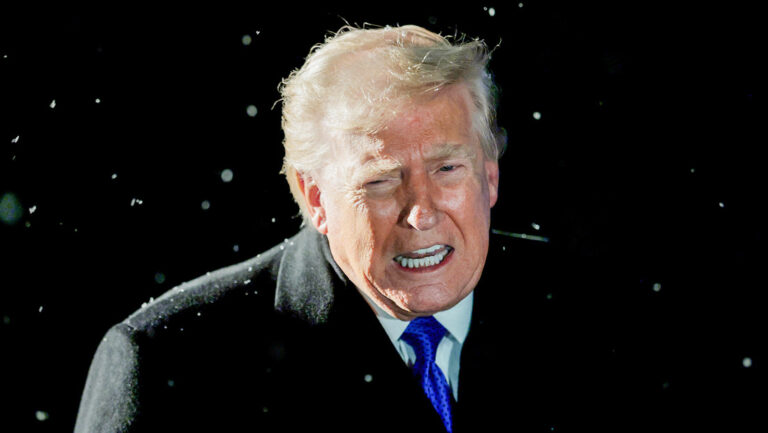 ‘Influencer’ advierte a Trump: «Morirás como un esclavo»
