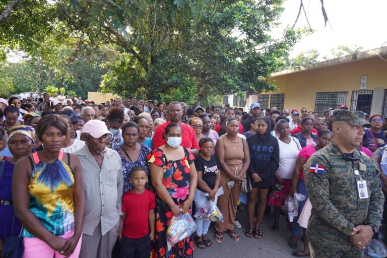 Ministerio de Defensa lleva salud y asistencia social a más de 2,500 personas en Sabana de la Mar